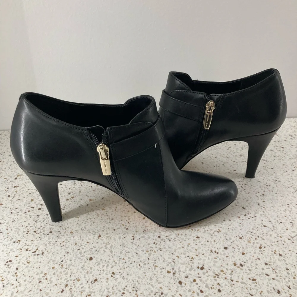 EUC Vince camuto booties - Picture 4 of 5